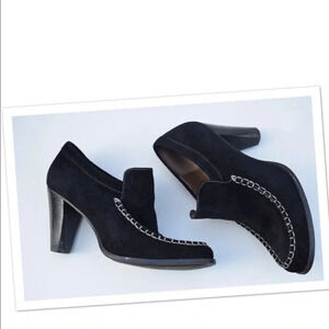 B. Makowsky suede booties